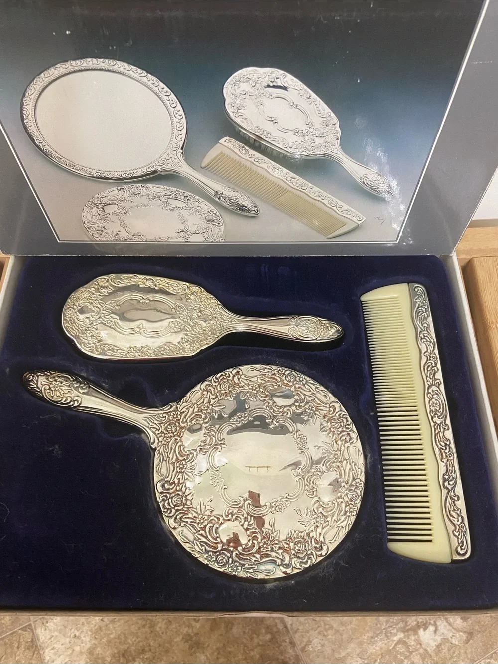Vintage Regal Silver Landes 3 Pc Silverplate Vanity Dresser Set Mirror Brush Com